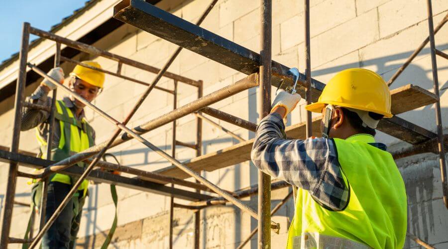 Professional fairlawn roofing services in Barstow, IL